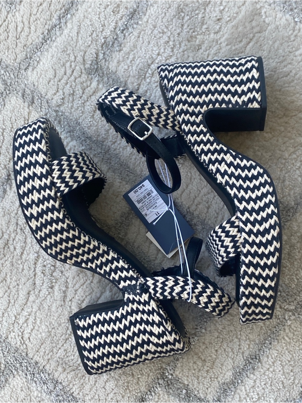 Universal Thread - Women's Madeline Woven Platform Sandal Black. 11 NWT - Picture 2 of 9